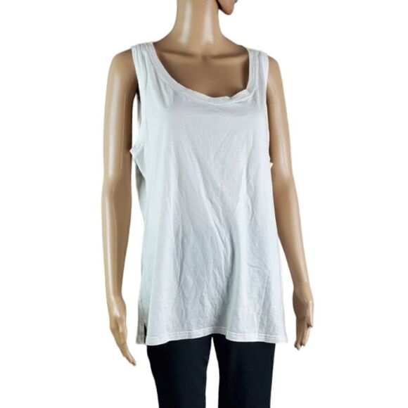 Patagonia White Oraganic Cotton Blend with Cut-Out - Picture 2 of 5